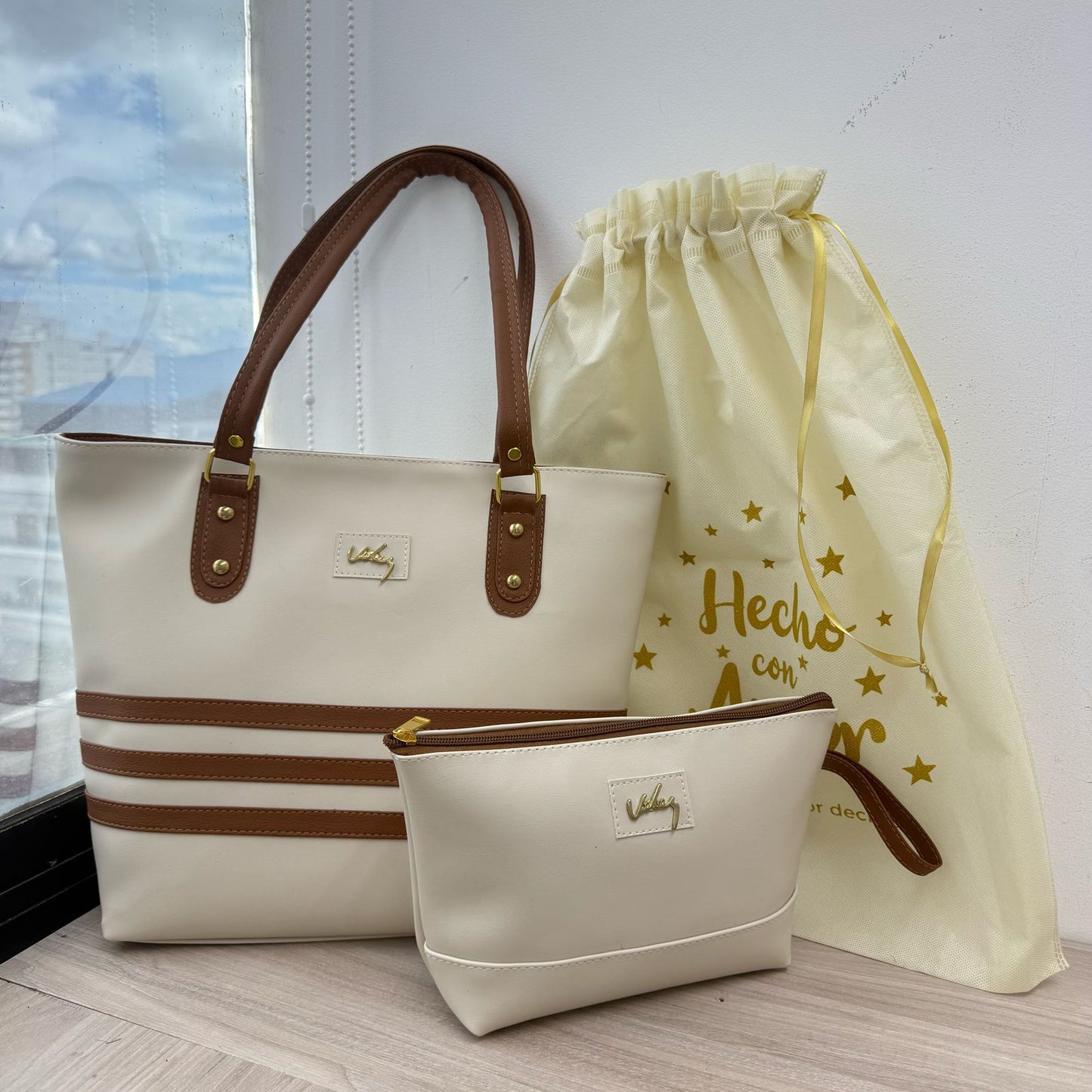 DUO BOLSO + COSMETIQUERA VICTORIA VELEZ