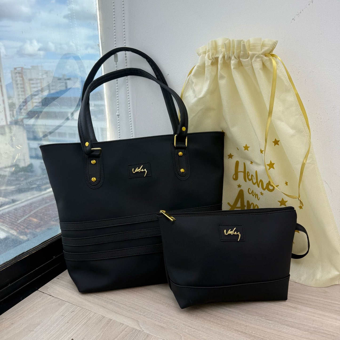 DUO BOLSO + COSMETIQUERA VICTORIA VELEZ